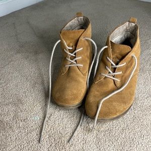 SIZE 7 brown boots